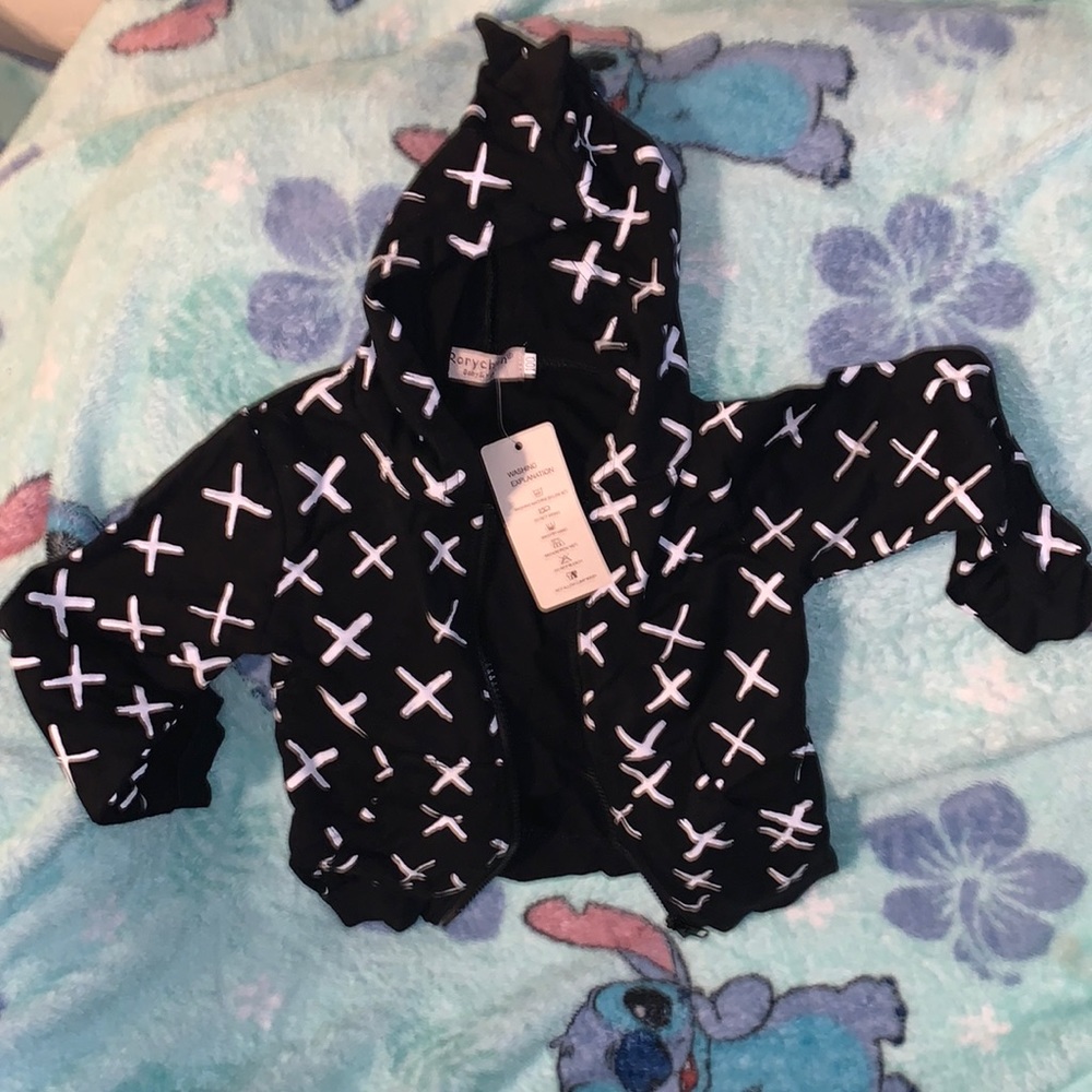 Rorychen adorable black and white spiked nwt sweatshirt